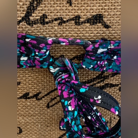 Athleta Black floral bikini Top size medium - Picture 6 of 9